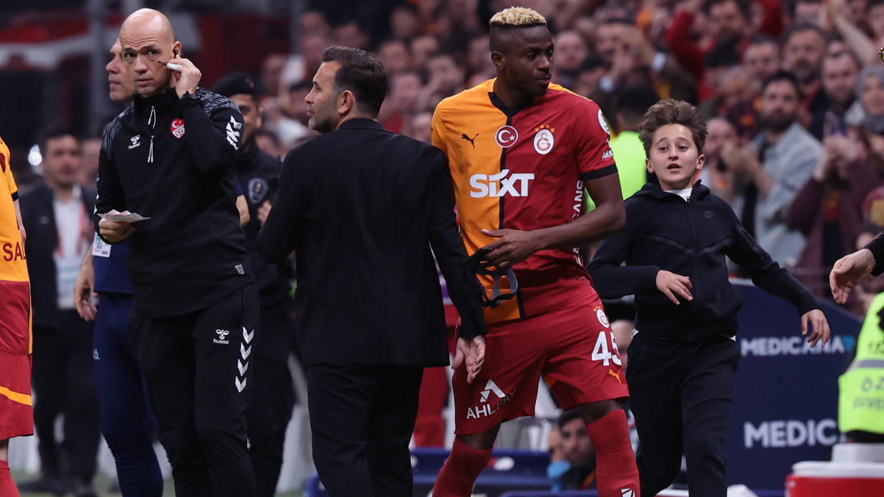Okan Buruk’la Yener İnce arasında görüşme: Osimhen’de yüzde 10 ihtimal olsa bile…